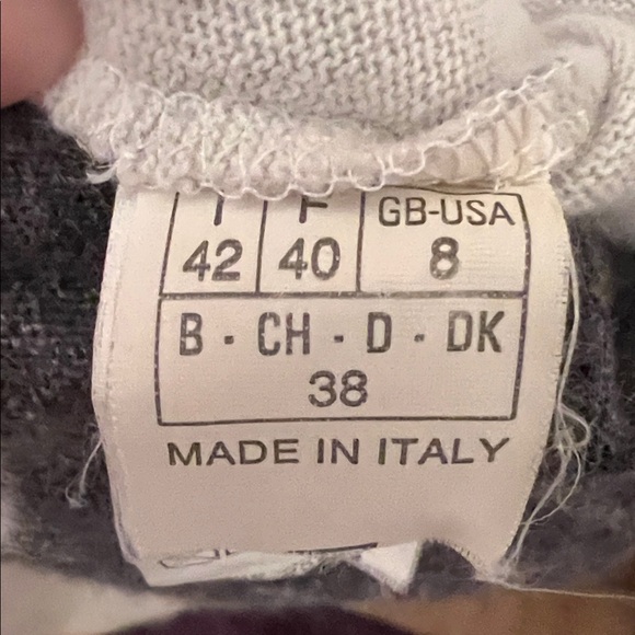 Emilio Pucci Women's Swirl Pattern Sleevless Top - Gray and Black - Picture 4 of 5